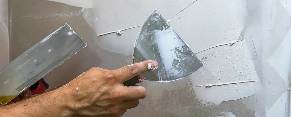 Нанесение шпаклевки