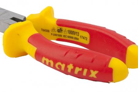 Длинногубцы изогнутые Insulated, 160 мм, двухкомпонентные рукоятки Matrix Professional 17472. Артикул 17472
