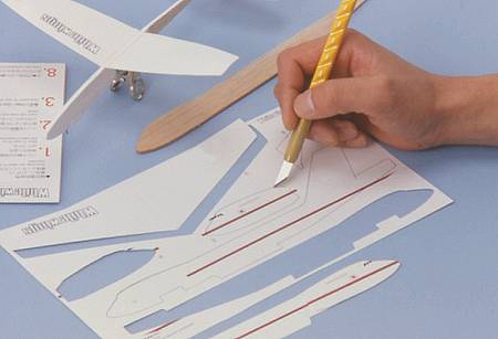 Нож OLFA с перовым лезвием 6мм OL-AK-1/5B. Артикул OL-AK-1/5B