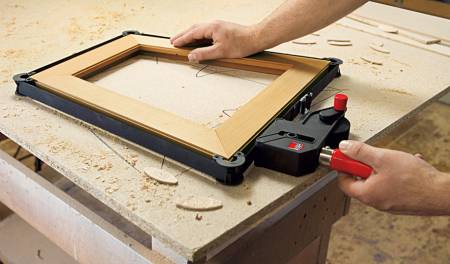 Зажим ленточный, 7 м, уголки адаптируемые (4 шт) в комплекте BESSEY BE-BAN700. Артикул BE-BAN700