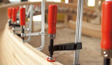 Струбцина чугунная 400/120, 6 кН, деревянная ручка BESSEY BE-TG40S12. Артикул BE-TG40S12