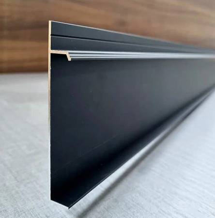 Плинтус алюминиевый скрытый анодированный с пяткой Чёрный ProDesign pdub. Артикул pdub