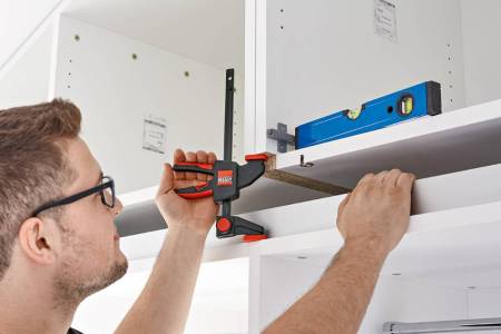 Струбцина пистолетного типа, 0.75 кН, 300 мм x 60 мм, распор 125 - 420 мм BESSEY BE-EZM30-6. Артикул BE-EZM30-6