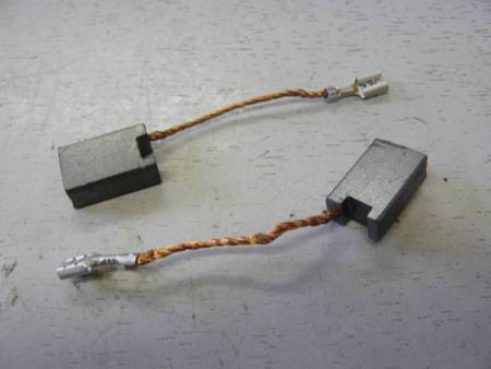 Щетка графитовая (пара) 12x7x19 U503-181-045-W. Артикул U503-181-045-W