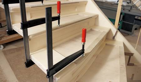 Струбцина чугунная 300/200, глубокий зажим, 7 кН, деревянная ручка BESSEY BE-TGN30T20. Артикул BE-TGN30T20